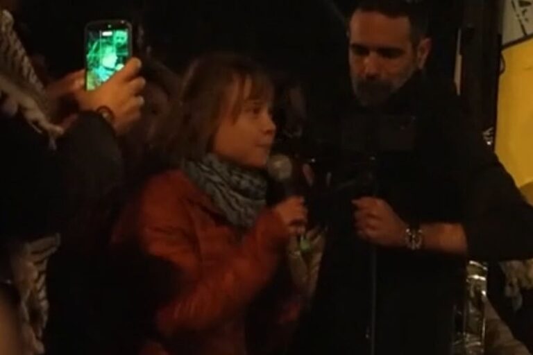 Žestok govor Grete Thunberg u Rimu protiv Meloni: Desetine hiljada ljudi joj aplaudiralo